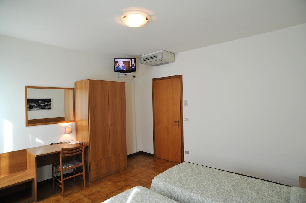 Albergo Croce D'Oro Dolce Exterior photo